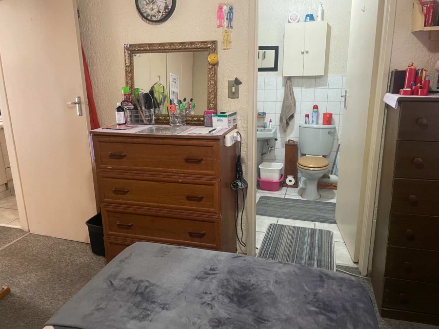 1 Bedroom Property for Sale in Pellissier Free State